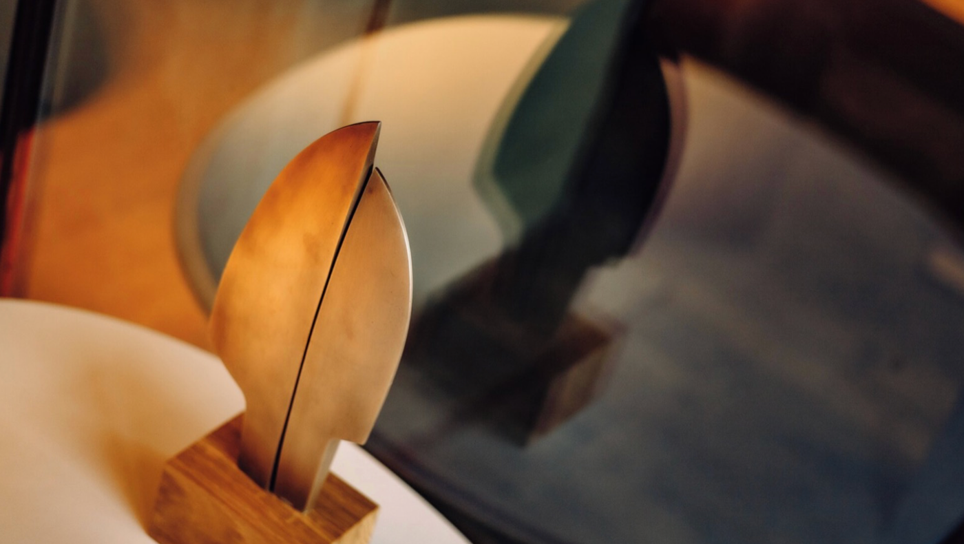 Statuen som er Fritt Ords Pris. 