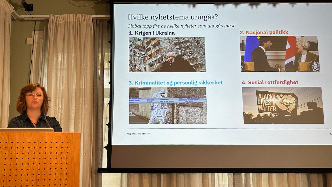 Janne Bjørgan presenterer Reuters Institute Digital Newsraport på Fritt Ord 23. august. 