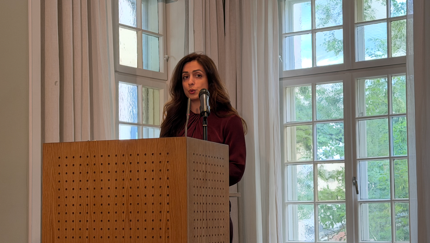 Hadia Tajik holder tale