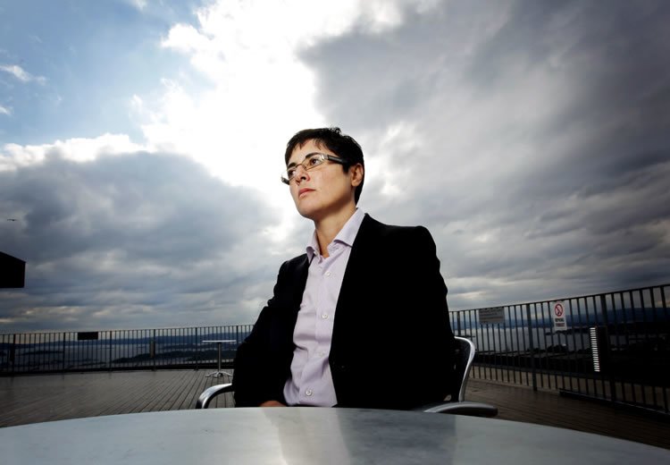 Portrett av Sara Azmeh Rasmussen. 