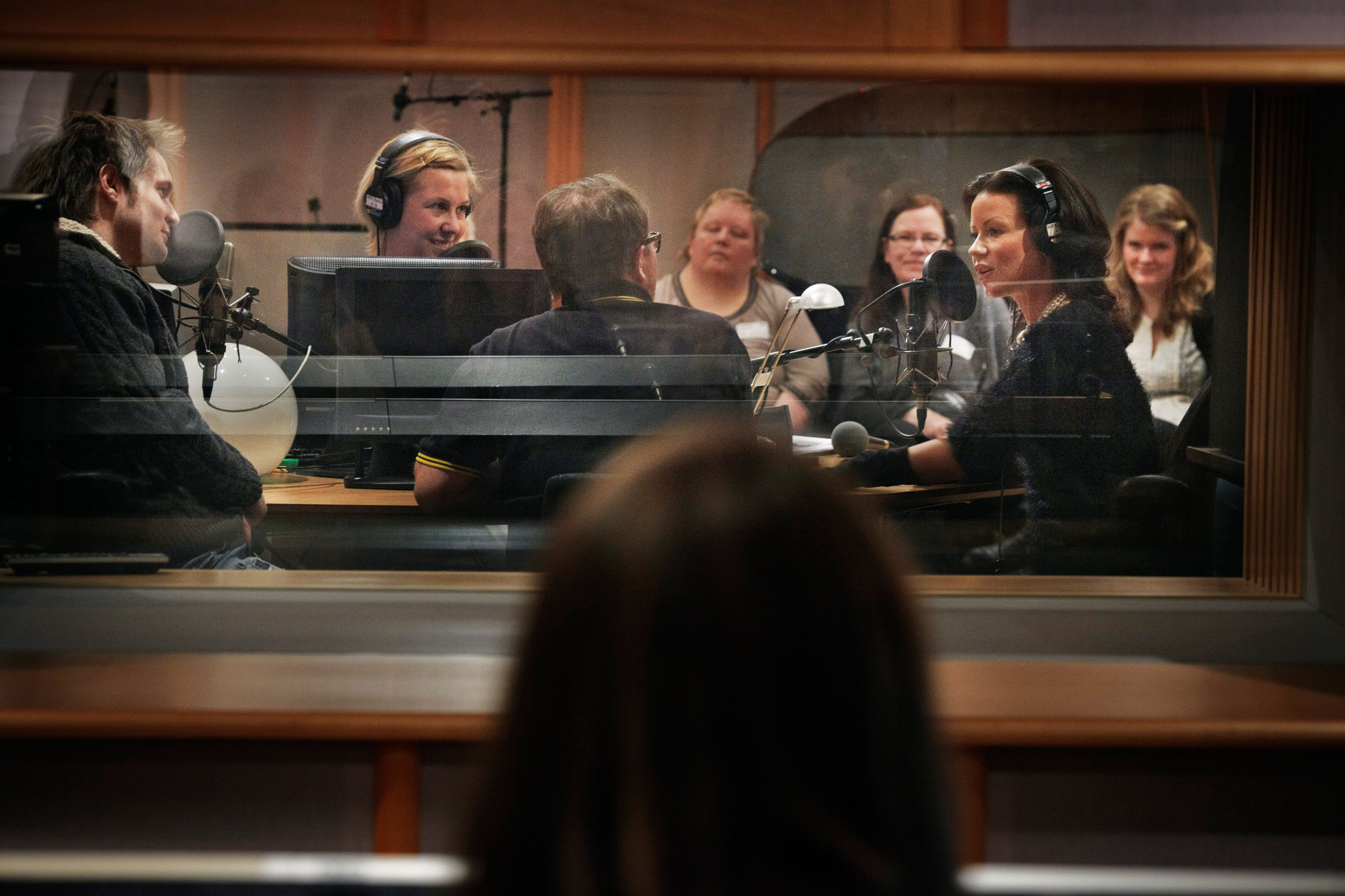 RADIOSTEMMER. Illustrasjon: NRK lager vorspiel på radio før MGP-delfinale i 2009. 