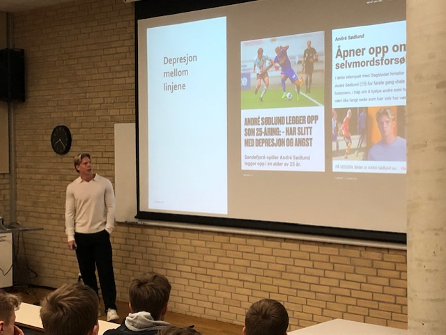 Sandnes skolebibliotek har fått støtte til prosjektet «Snakker idretten sant» – del 2. 
Ifjor møtte blant annet tidligere fotballspiller André Sødlund 